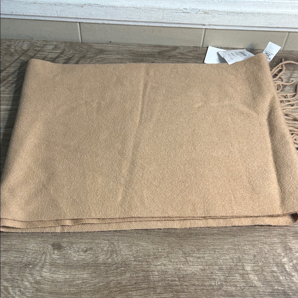 Coach CB685 100% Cashmere Embroidered Patch Logo Scarf - Picture 8 of 9